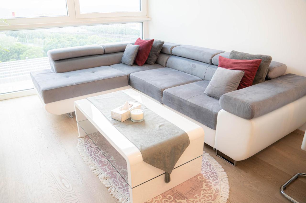 Restify10 - Skyline View - Fitness - Garge - Modern Apartment Wina Bagian luar foto
